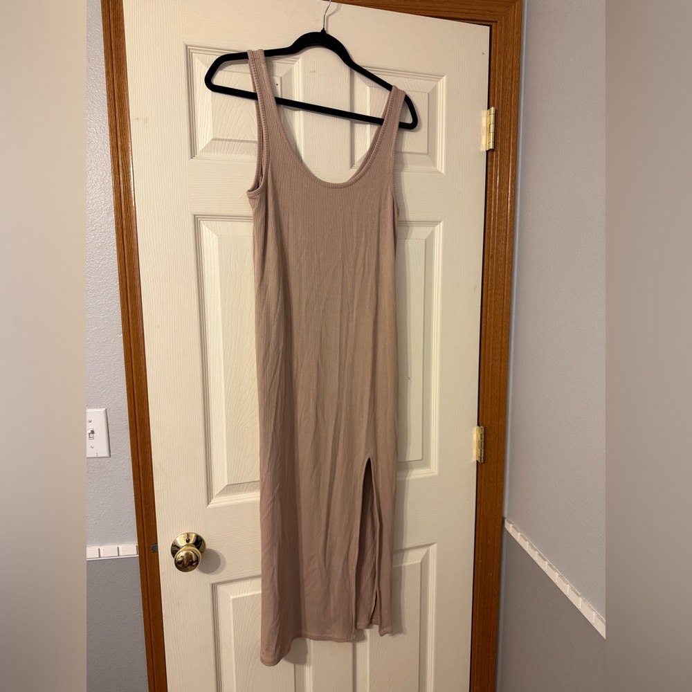 Like new Z supply ribbed tank dress with slit size medium